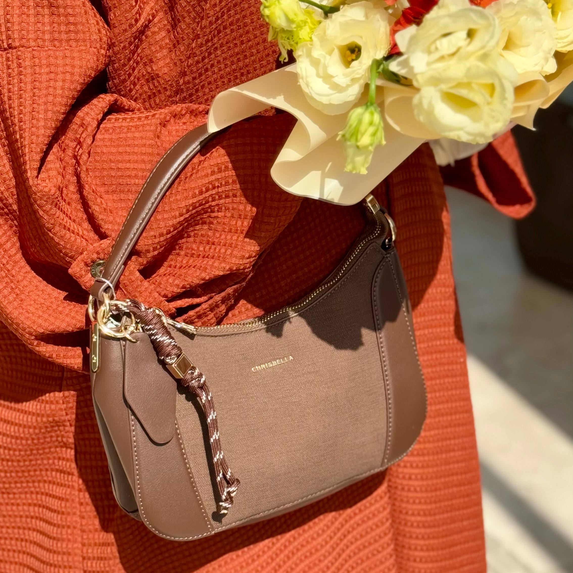 کیف دوشی زنانه کریس‌بلا