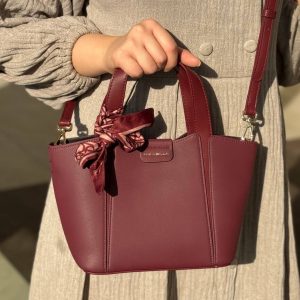کیف دستی و دوشی زنانه برند کریس بلا